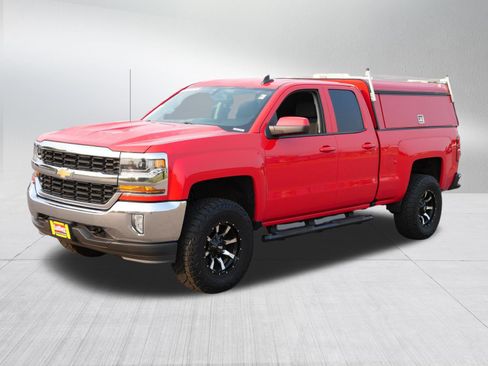 Used 2017 Chevrolet Silverado 1500 LT w/ All Star Edition AWD/4WD image 3