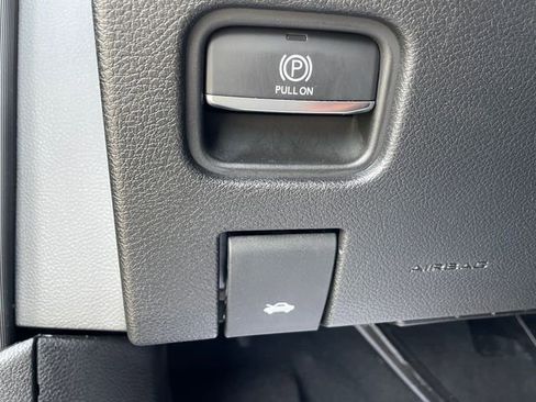 Used 2023 Jeep Grand Cherokee Laredo AWD/4WD image 26