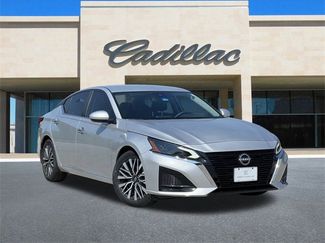 Used 2023 Nissan Altima 2.5 SV image 1