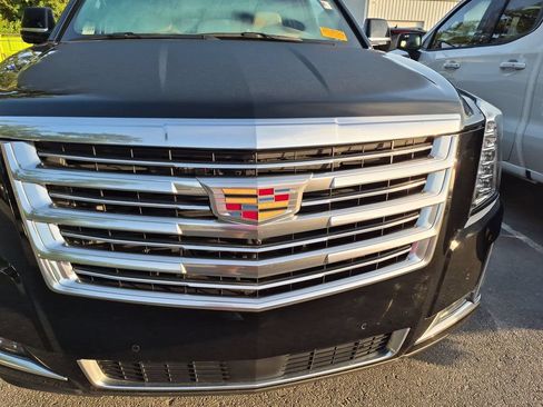 Used 2020 Cadillac Escalade ESV Platinum AWD/4WD image 15