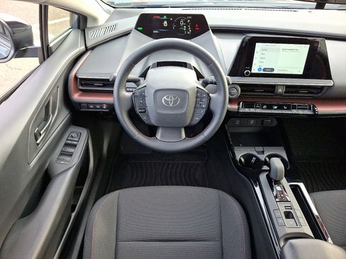 Certified 2025 Toyota Prius Plug-In Hybrid image 11