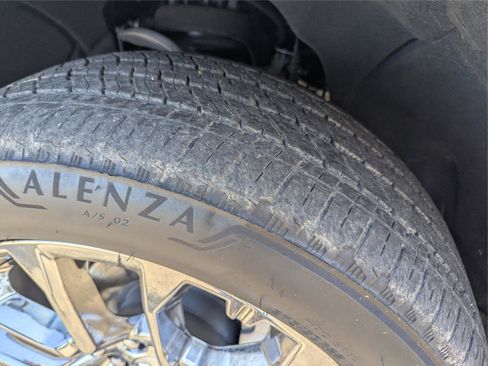 Used 2025 Chevrolet Silverado 1500 High Country image 23