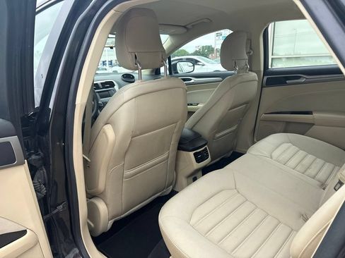 Used 2014 Ford Fusion SE FWD image 31