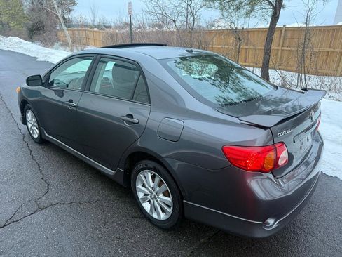 Used 2010 Toyota Corolla image 3