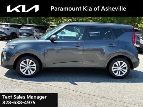 Used 2020 Kia Soul LX FWD image 3