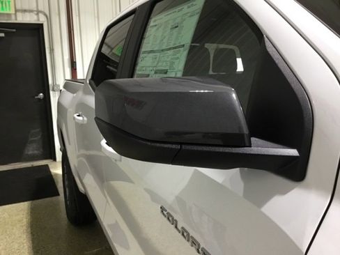 New 2024 Chevrolet Colorado LT w/ LT Convenience Package II image 24