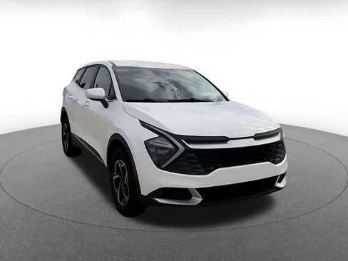 Used 2023 Kia Sportage LX AWD/4WD image 3