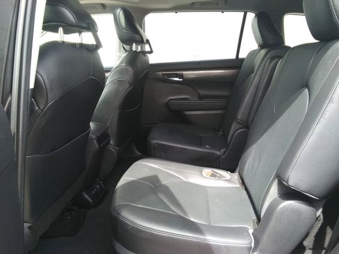 Used 2021 Toyota Highlander Limited AWD/4WD image 11