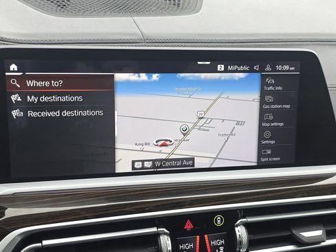 Used 2021 BMW X7 xDrive40i w/ Premium Package image 11