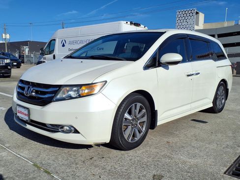 Used 2015 Honda Odyssey Touring image 21