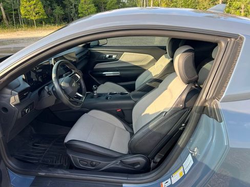 Used 2024 Ford Mustang GT RWD image 4