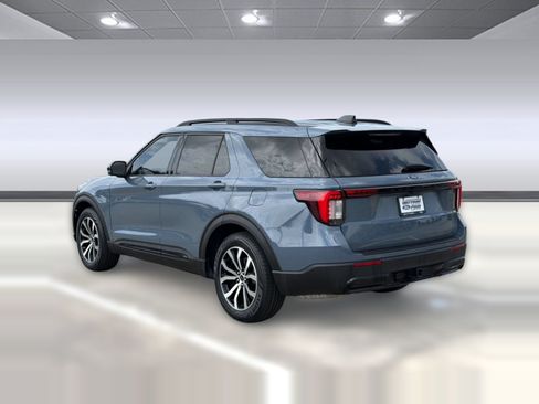Certified 2025 Ford Explorer ST-Line RWD image 3