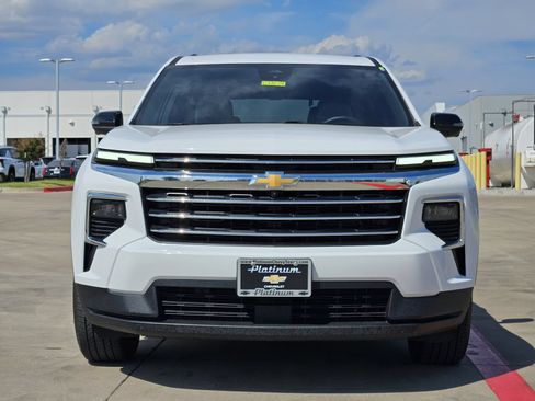 Certified 2026 Chevrolet Traverse LT w/ Driver Confidence Package FWD image 6