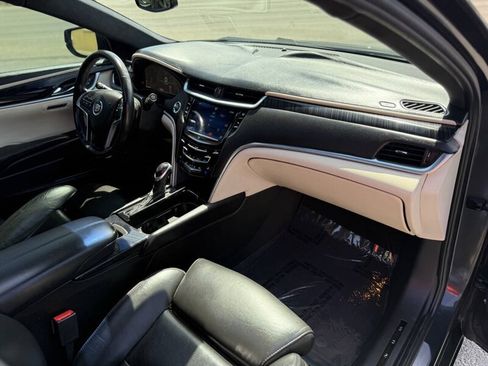 Used 2013 Cadillac XTS Platinum FWD image 21