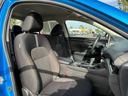 Used 2025 Nissan Sentra SV FWD image 33