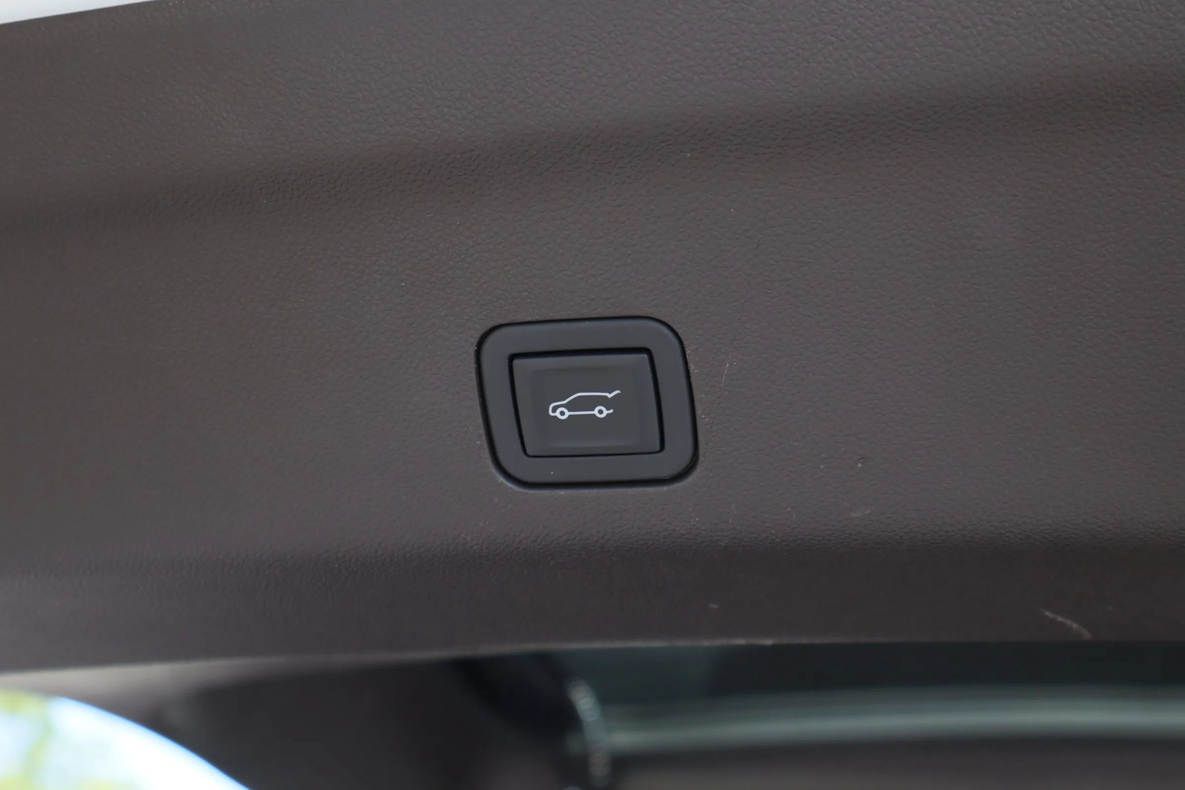 Used 2024 Chevrolet Tahoe LT RWD image 24