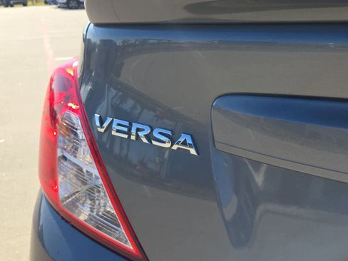 Used 2016 Nissan Versa SV image 11