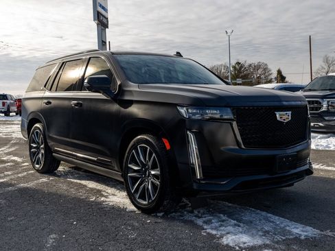 Used 2021 Cadillac Escalade Sport Platinum image 3