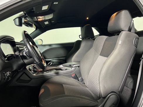 Used 2020 Dodge Challenger R/T image 5