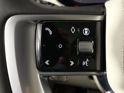 Used 2025 Land Rover Range Rover Long Wheelbase SE image 50