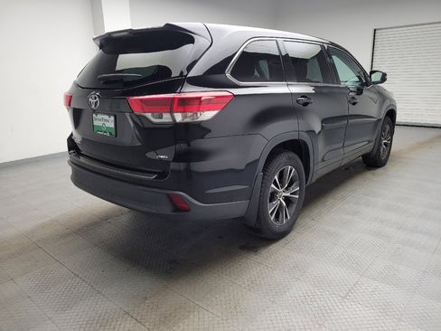 Used 2018 Toyota Highlander LE w/ Protection Package #3 image 9