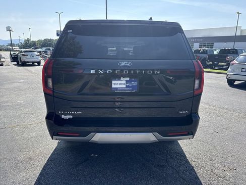 Used 2025 Ford Expedition Max Platinum w/ Driver's Package AWD/4WD image 6