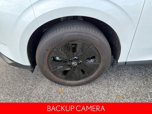 Certified 2025 Nissan Murano SV image 9