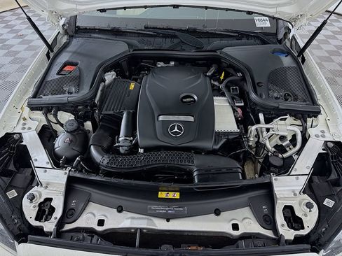 Certified 2019 Mercedes-Benz E 300 4MATIC image 31