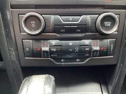 Used 2017 Ford Explorer XLT w/ Equipment Group 202A FWD image 20