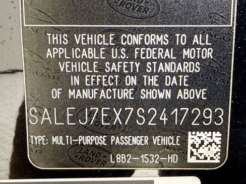 Used 2025 Land Rover Defender 110 S image 29