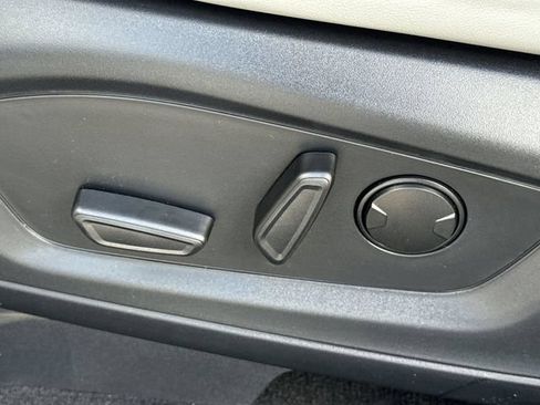 Used 2026 Ford Explorer Active w/ Active Comfort Package RWD image 35