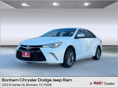 Used 2017 Toyota Camry SE image 1