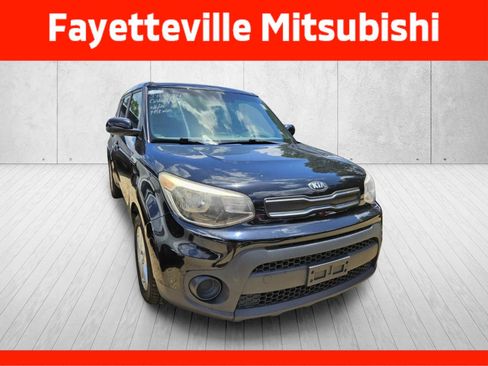 Used 2018 Kia Soul FWD image 3