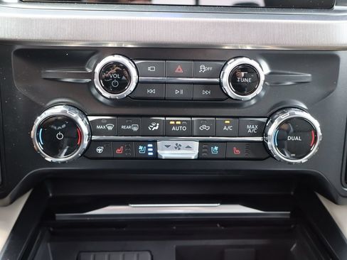 New 2026 Ford F350 Platinum w/ Platinum Plus Package AWD/4WD image 11