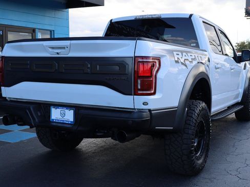 Used 2018 Ford F150 Raptor w/ Equipment Group 802A Luxury AWD/4WD image 4
