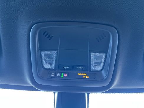 Used 2023 Chevrolet Traverse LS image 23