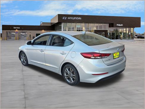 Used 2018 Hyundai Elantra SEL image 3