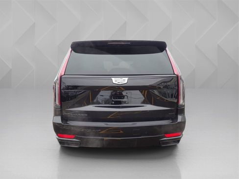 Certified 2022 Cadillac Escalade Sport w/ Touring Package image 4