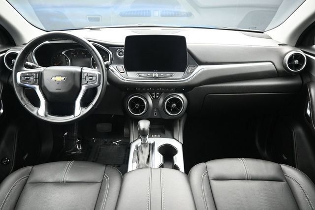 Used 2024 Chevrolet Blazer LT w/ Sound & Technology Package FWD image 18