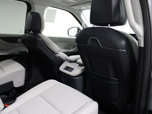 New 2026 Lincoln Navigator Reserve AWD/4WD image 34