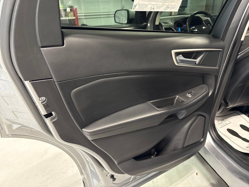 Used 2024 Ford Edge SEL AWD/4WD image 39