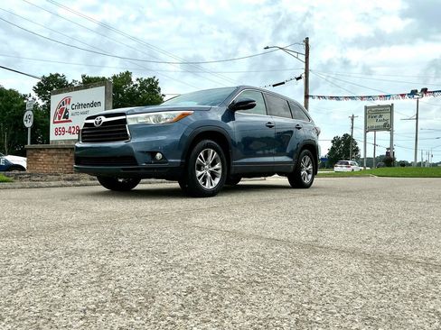 Used 2015 Toyota Highlander XLE AWD/4WD image 30