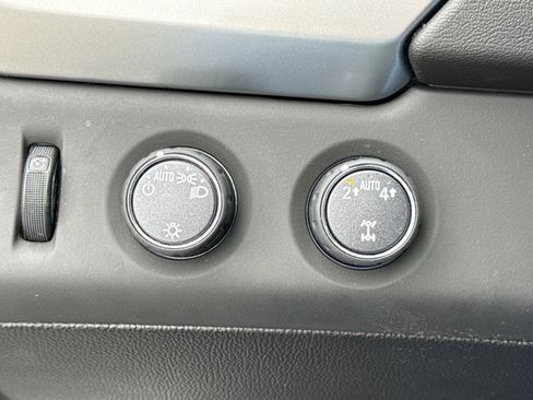 Used 2019 Chevrolet Tahoe LS w/ Enhanced Driver Alert Package image 21