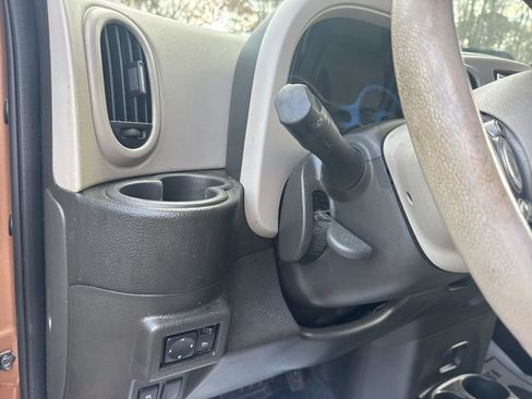 Used 2011 Nissan Cube 1.8 SL w/ Interior Designer Pkg FWD image 31