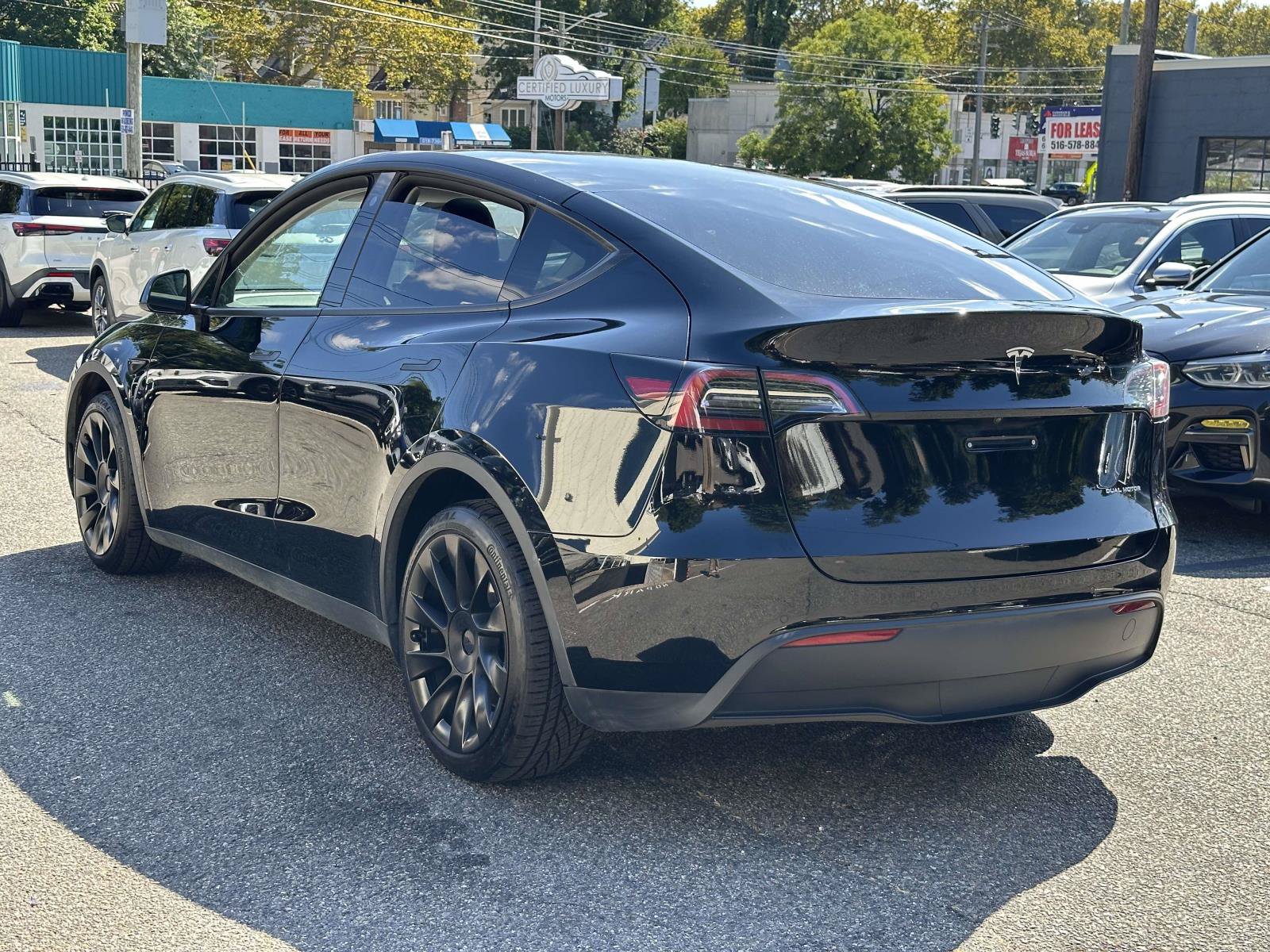 Used 2022 Tesla Model Y Long Range AWD/4WD image 5