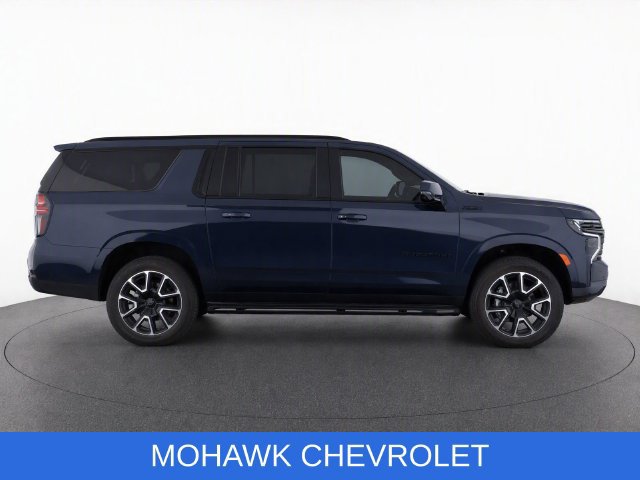Used 2024 Chevrolet Suburban RST w/ Luxury Package AWD/4WD image 10