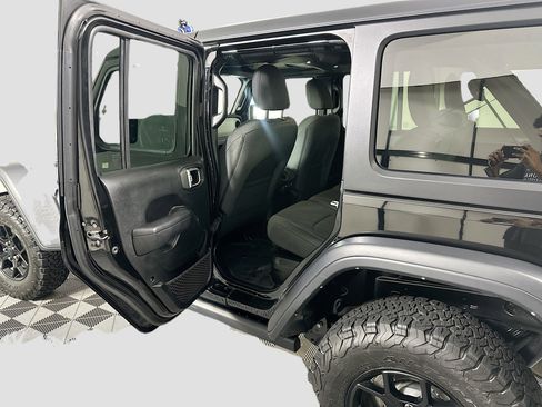 Used 2024 Jeep Wrangler Unlimited AWD/4WD image 24