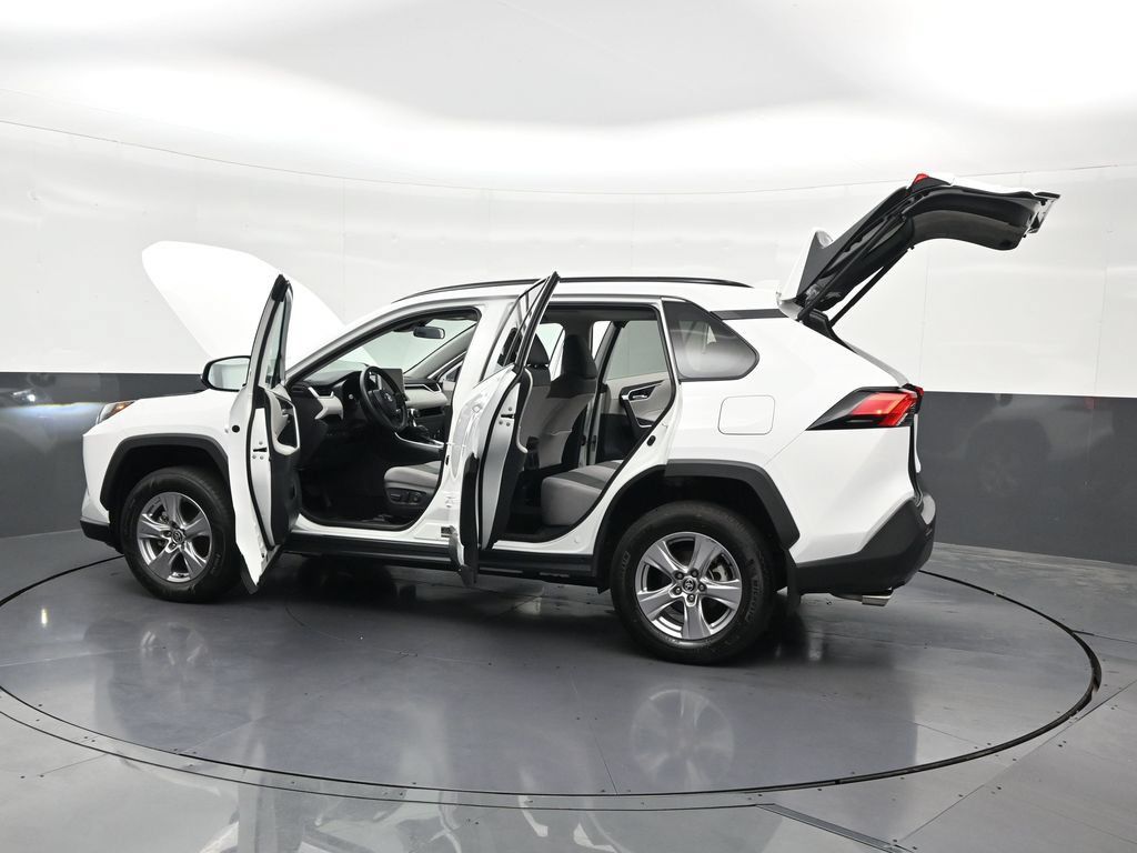 Used 2025 Toyota RAV4 XLE w/ Convenience Package FWD image 34
