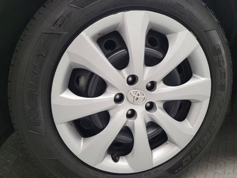 Used 2022 Toyota Corolla LE FWD image 31