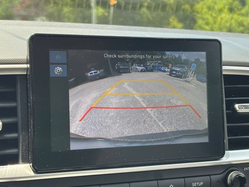 Used 2026 Hyundai Venue SEL FWD image 16